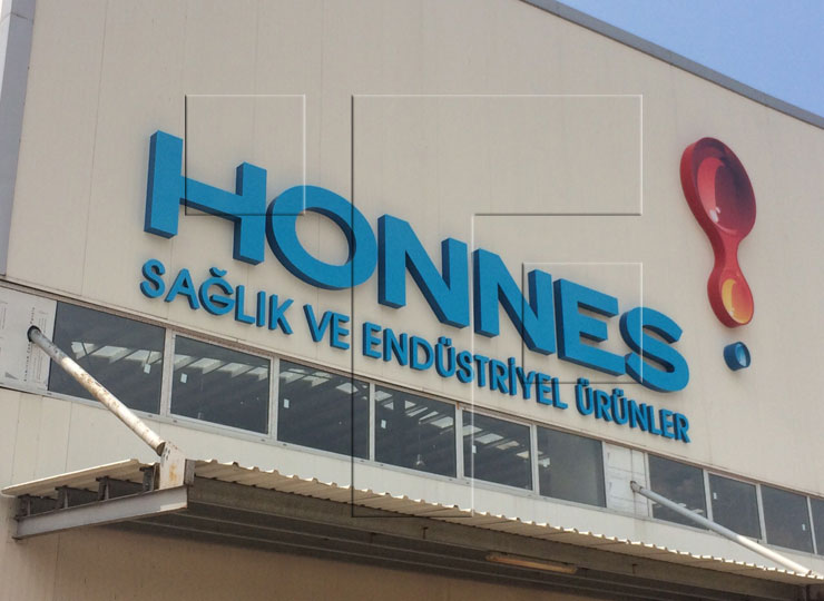 Honnes Sağlık Cephe Reklamı