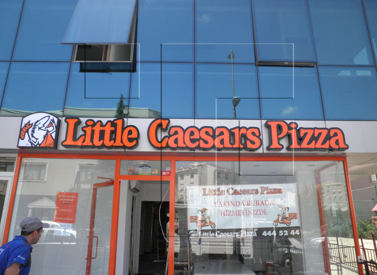 Little Ceaser Pizza Cephe