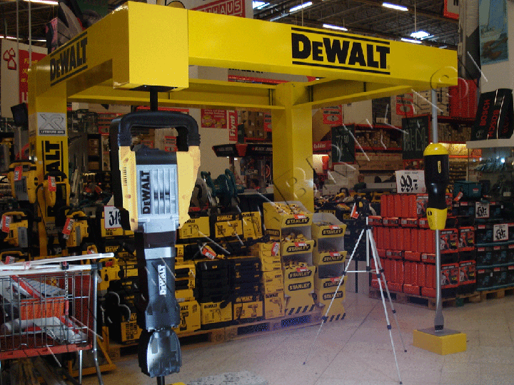 Dewalt Ürün Standı